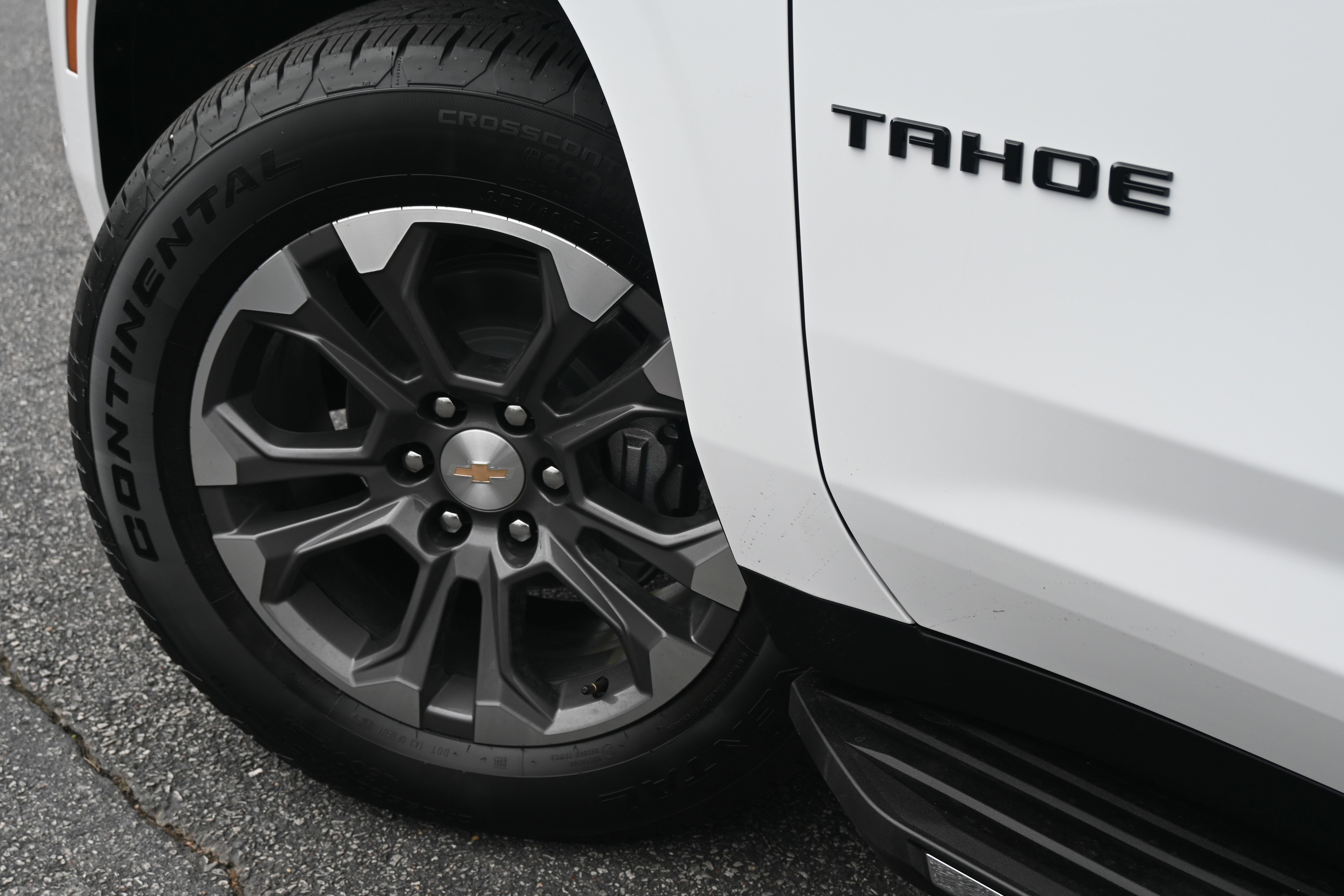 Used 2025 Chevrolet Tahoe LT w/ Comfort Package image 37