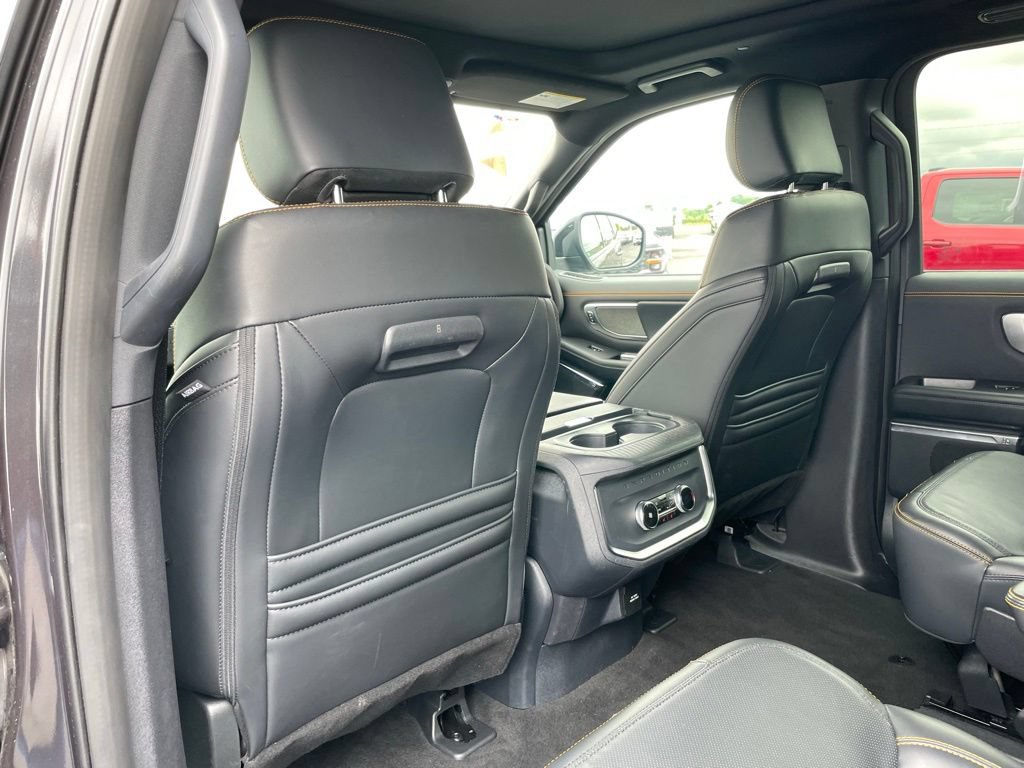 Used 2025 Ford Expedition Tremor AWD/4WD image 61
