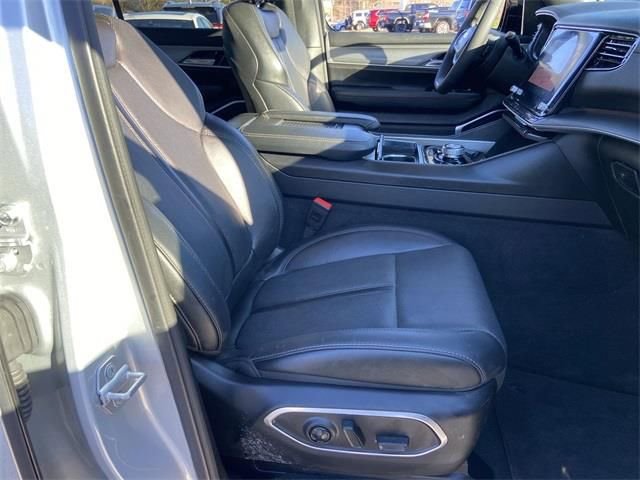 Used 2025 Jeep Wagoneer Series II image 34