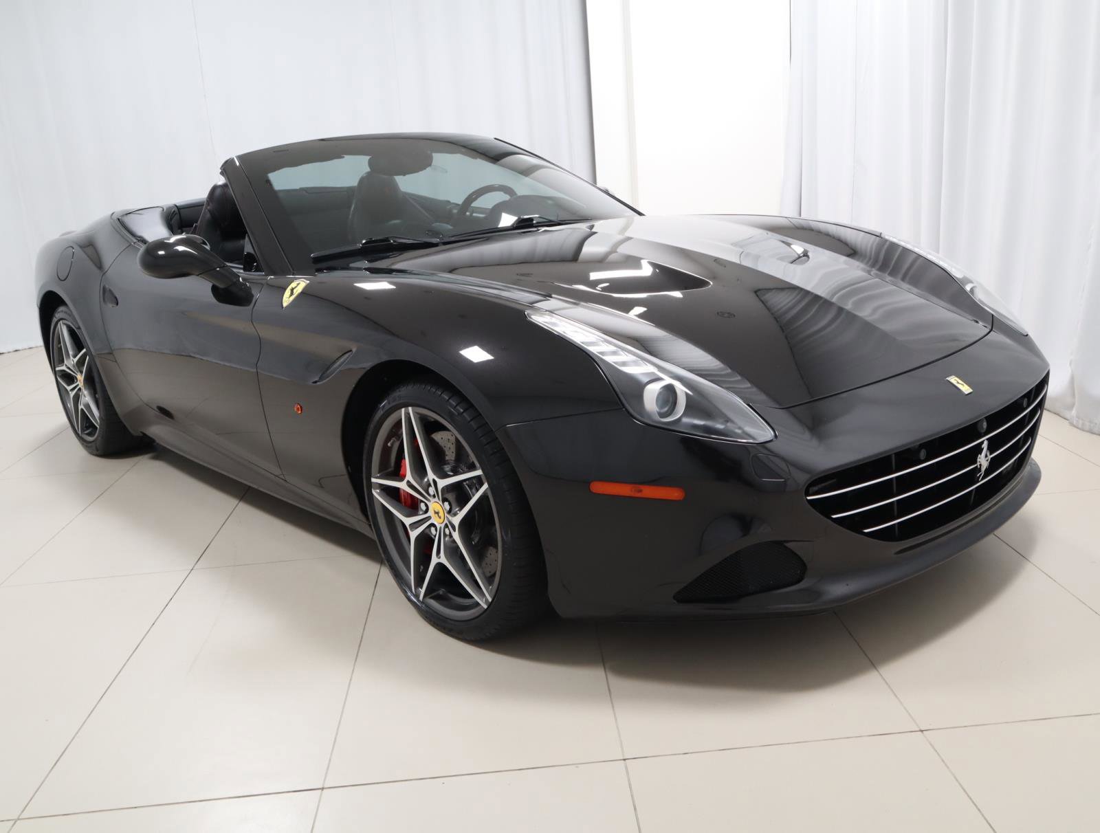 Used 2016 Ferrari California T RWD image 5