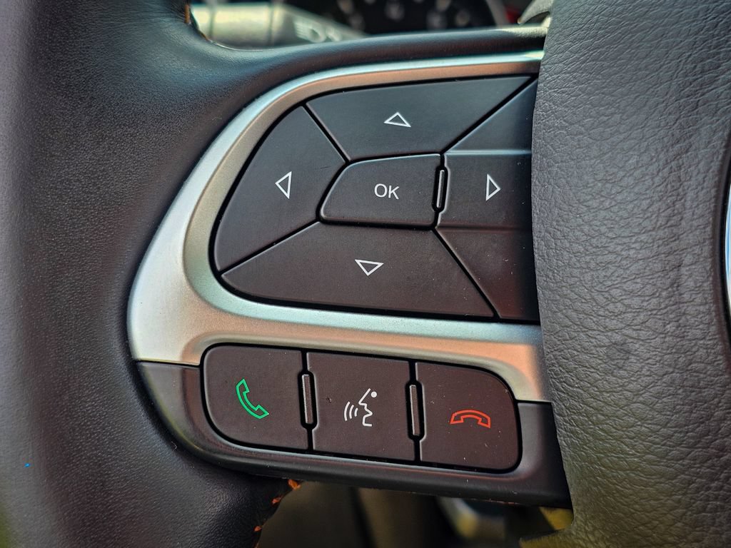 Used 2018 Jeep Compass Latitude w/ Popular Equipment Group AWD/4WD image 18