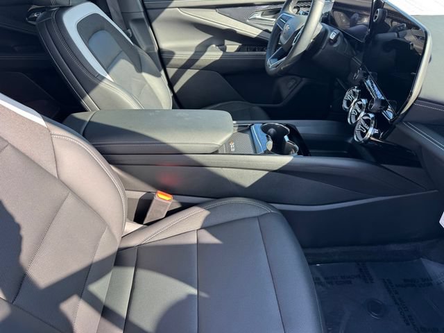 Used 2026 Chevrolet Blazer EV LT w/ LPO, Blackout Package FWD image 6