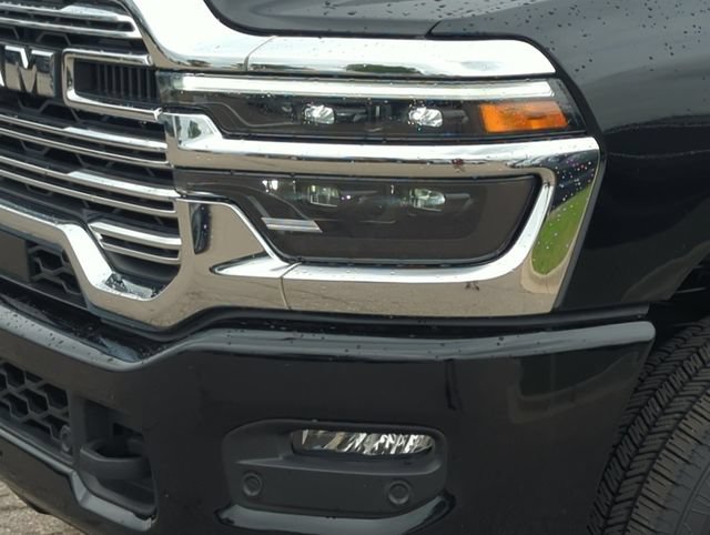 Used 2025 RAM 2500 Laramie AWD/4WD image 9