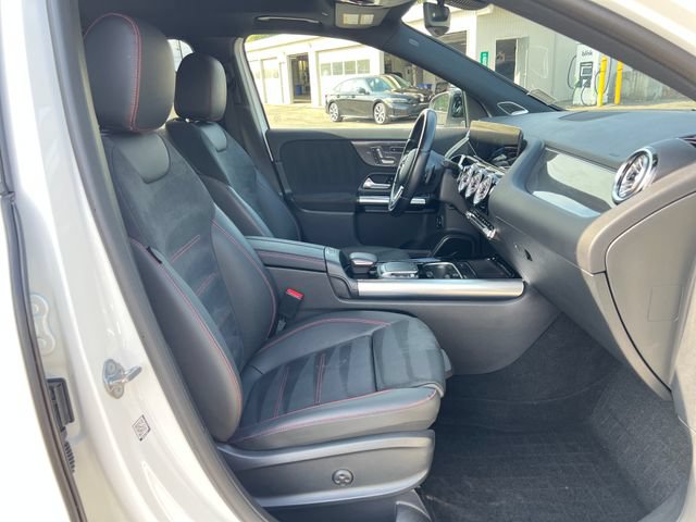 Used 2023 Mercedes-Benz GLA 250 4MATIC image 9