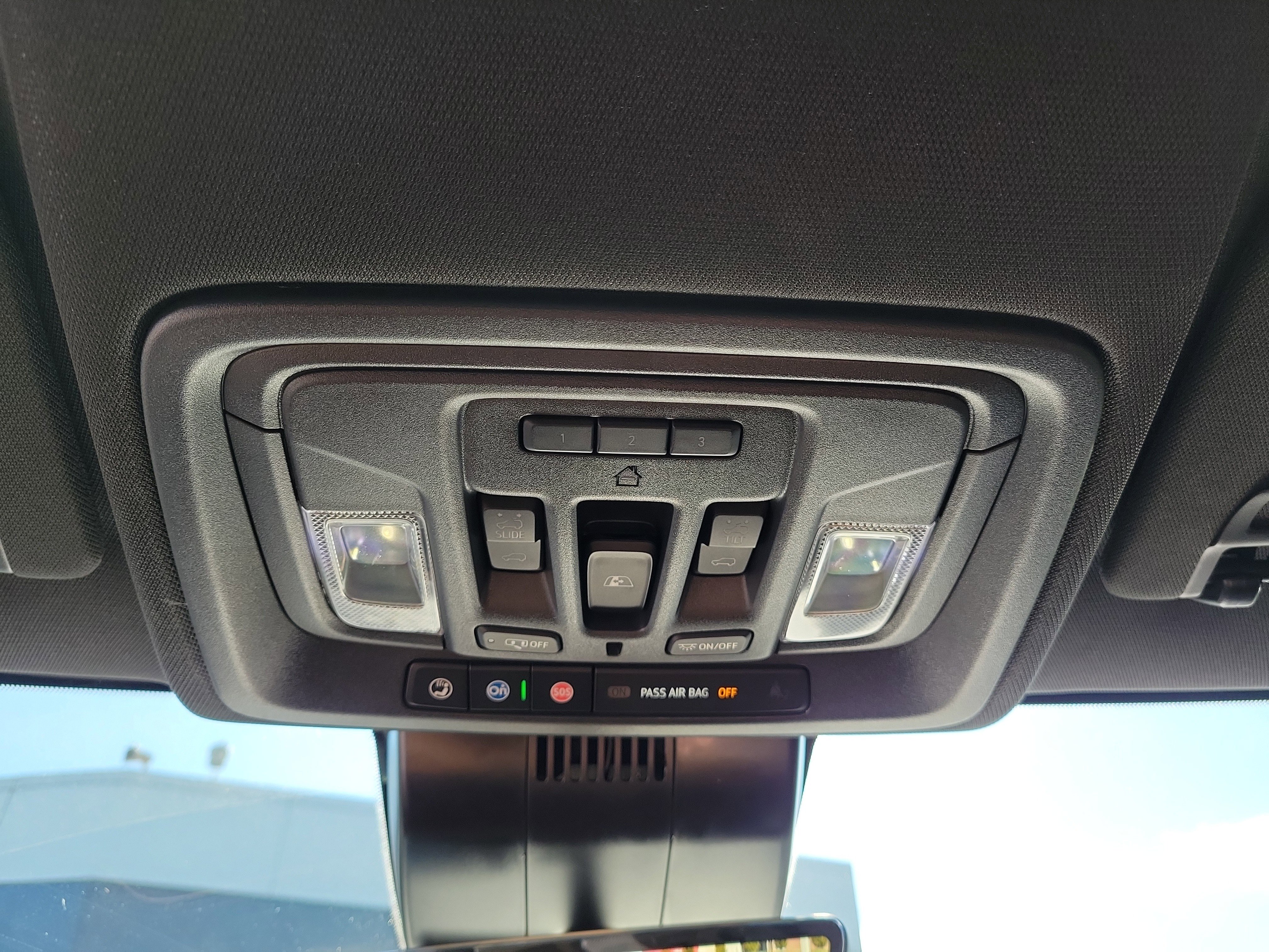 Used 2025 GMC Sierra 3500 AT4 w/ AT4 Premium Plus Package image 30