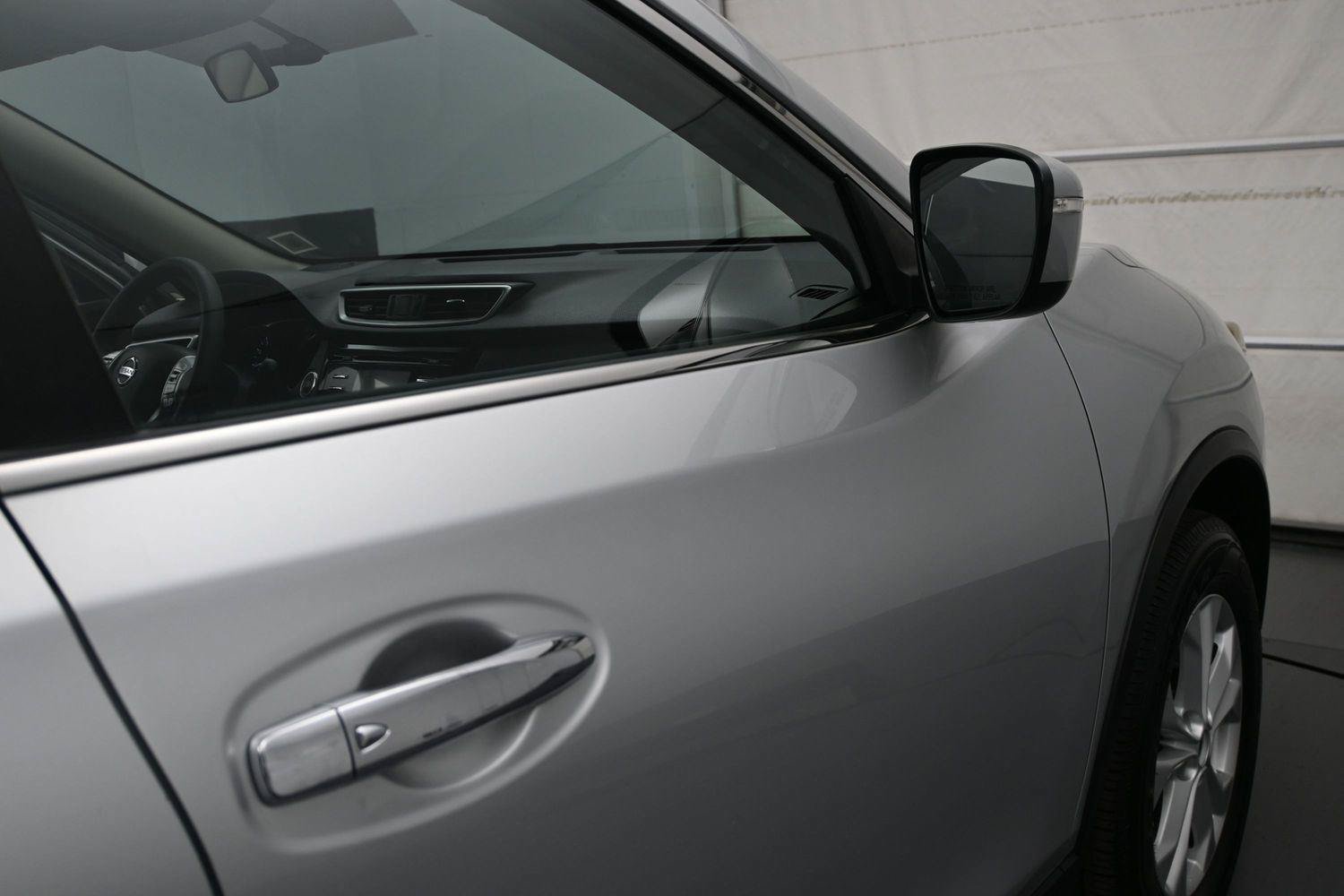 Used 2015 Nissan Rogue SV AWD/4WD image 13