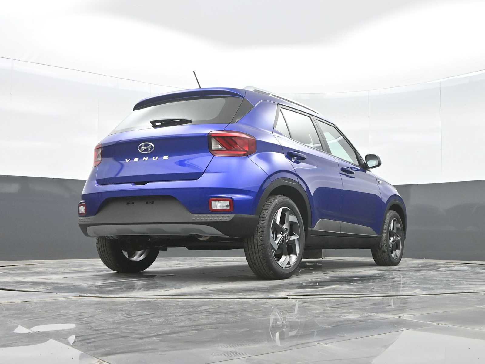 Used 2026 Hyundai Venue SEL FWD image 35