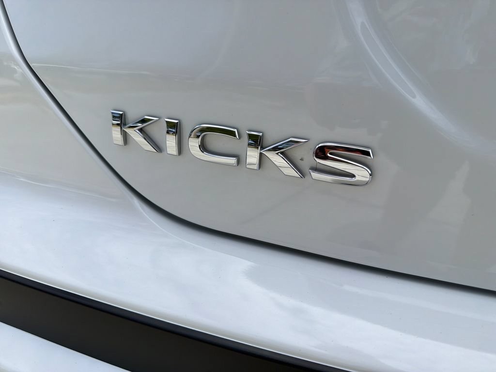 Certified 2025 Nissan Kicks Play S FWD image 10