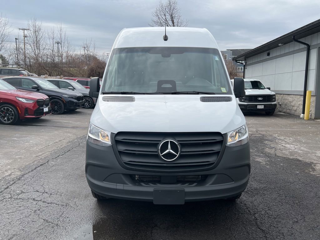 Used 2025 Mercedes-Benz Sprinter 2500 image 2
