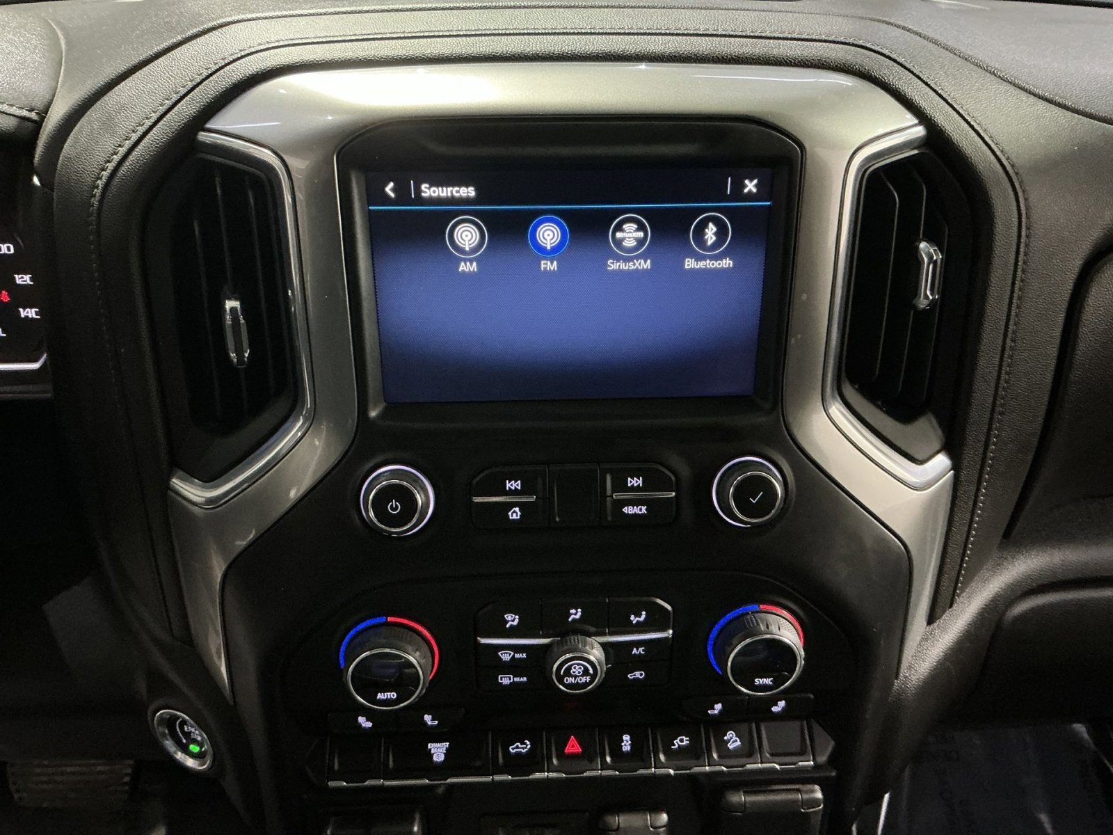 Used 2023 Chevrolet Silverado 2500 LTZ w/ Gooseneck/5TH Wheel Package image 26