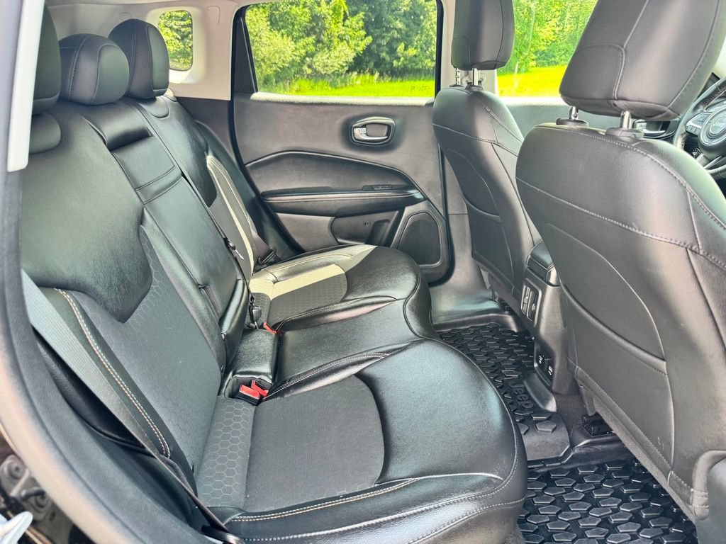 Used 2019 Jeep Compass Latitude w/ Popular Equipment Group AWD/4WD image 19