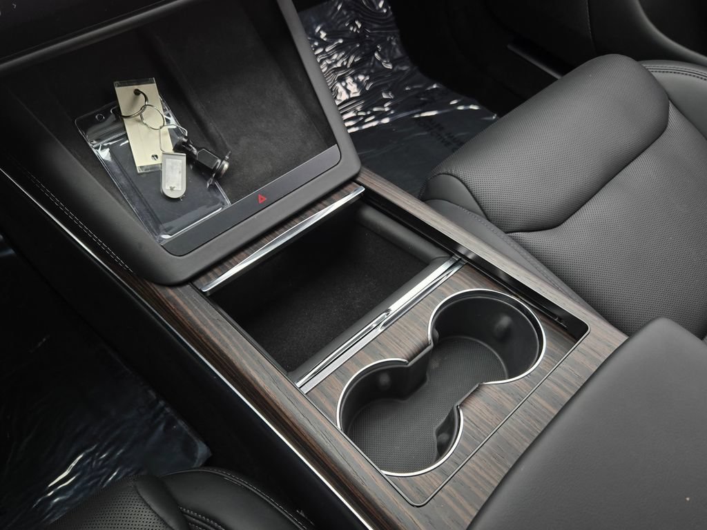 Used 2025 Tesla Model S AWD/4WD image 19