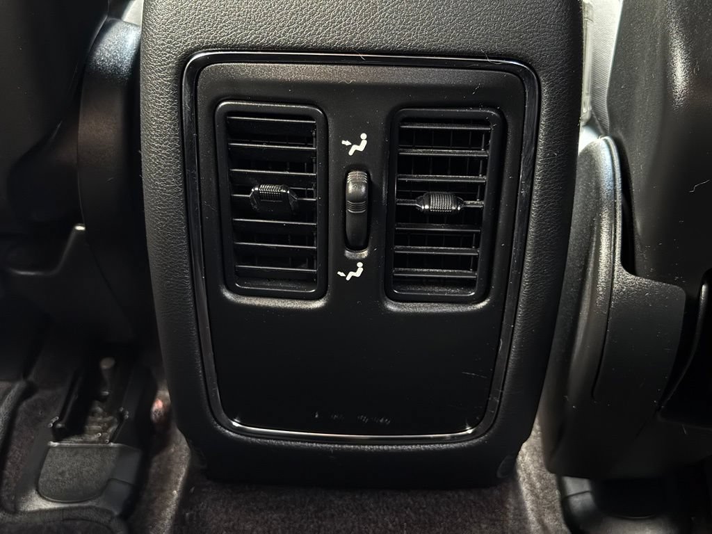 Used 2018 Jeep Grand Cherokee Laredo RWD image 43
