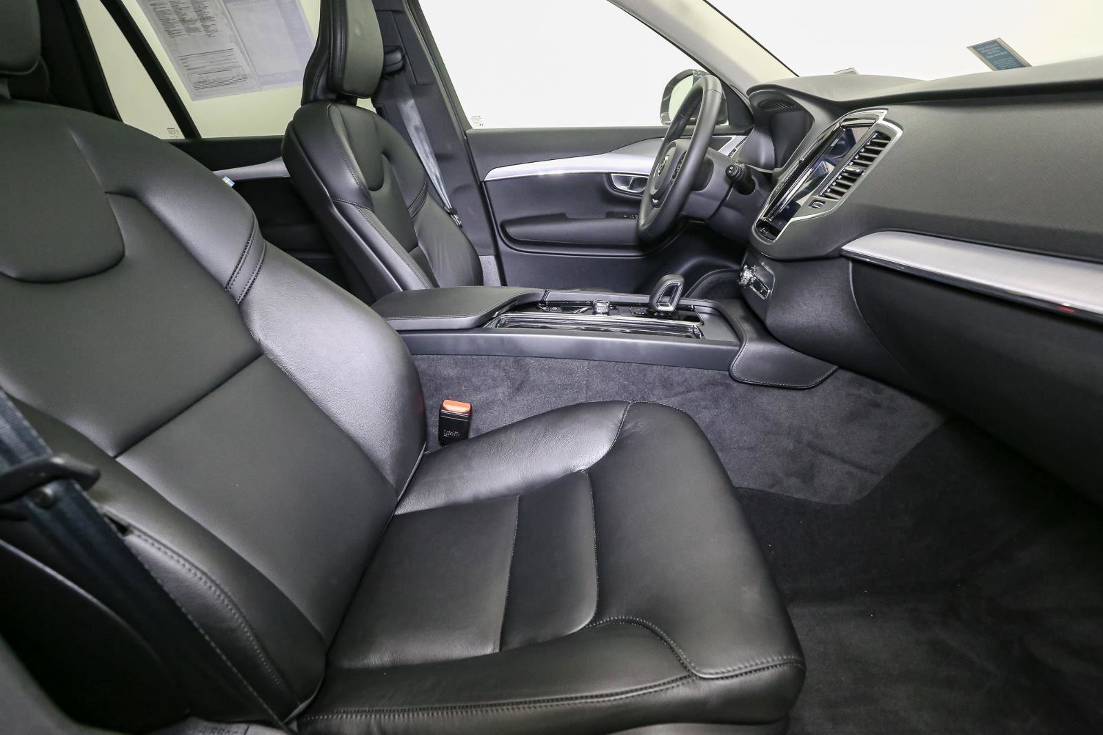 Used 2024 Volvo XC90 B5 Core w/ Climate Package image 18