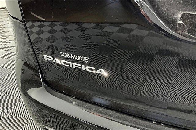 New 2026 Chrysler Pacifica Select image 9