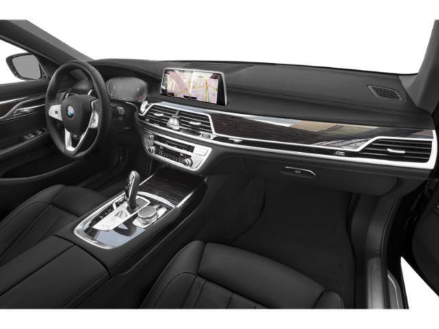Used 2021 BMW 740i w/ M Sport Package image 18