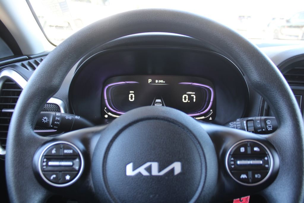 Certified 2025 Kia Soul LX image 25