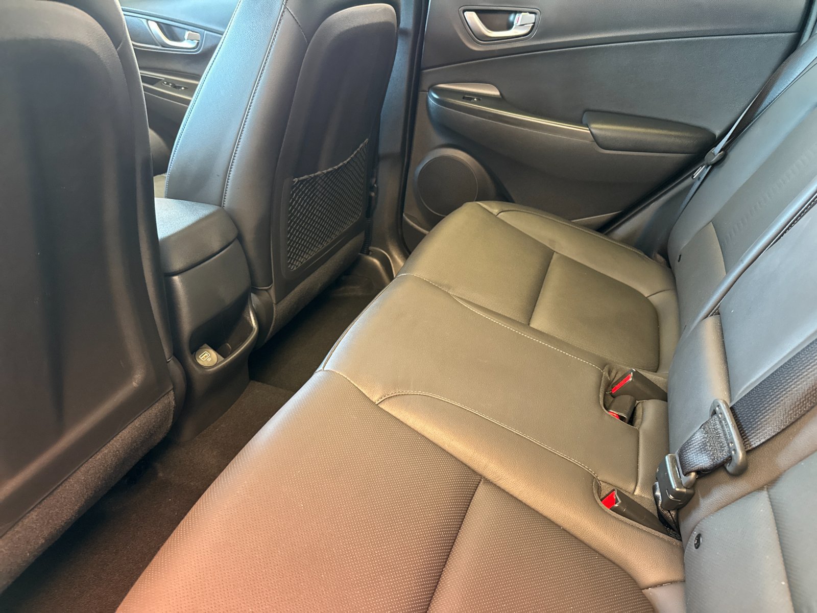 Used 2023 Hyundai Kona Limited FWD image 13