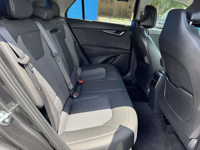 Used 2023 Kia Niro EX FWD image 10