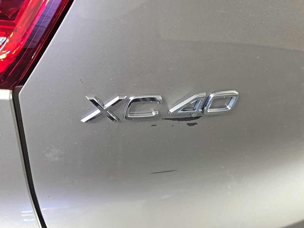 Certified 2024 Volvo XC40 B5 Core AWD/4WD image 13