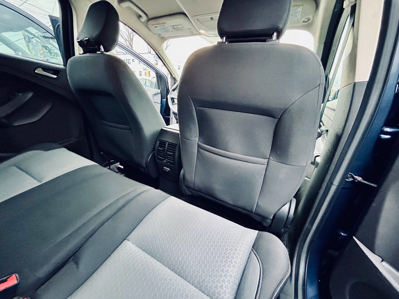 Used 2018 Ford Escape SE image 21