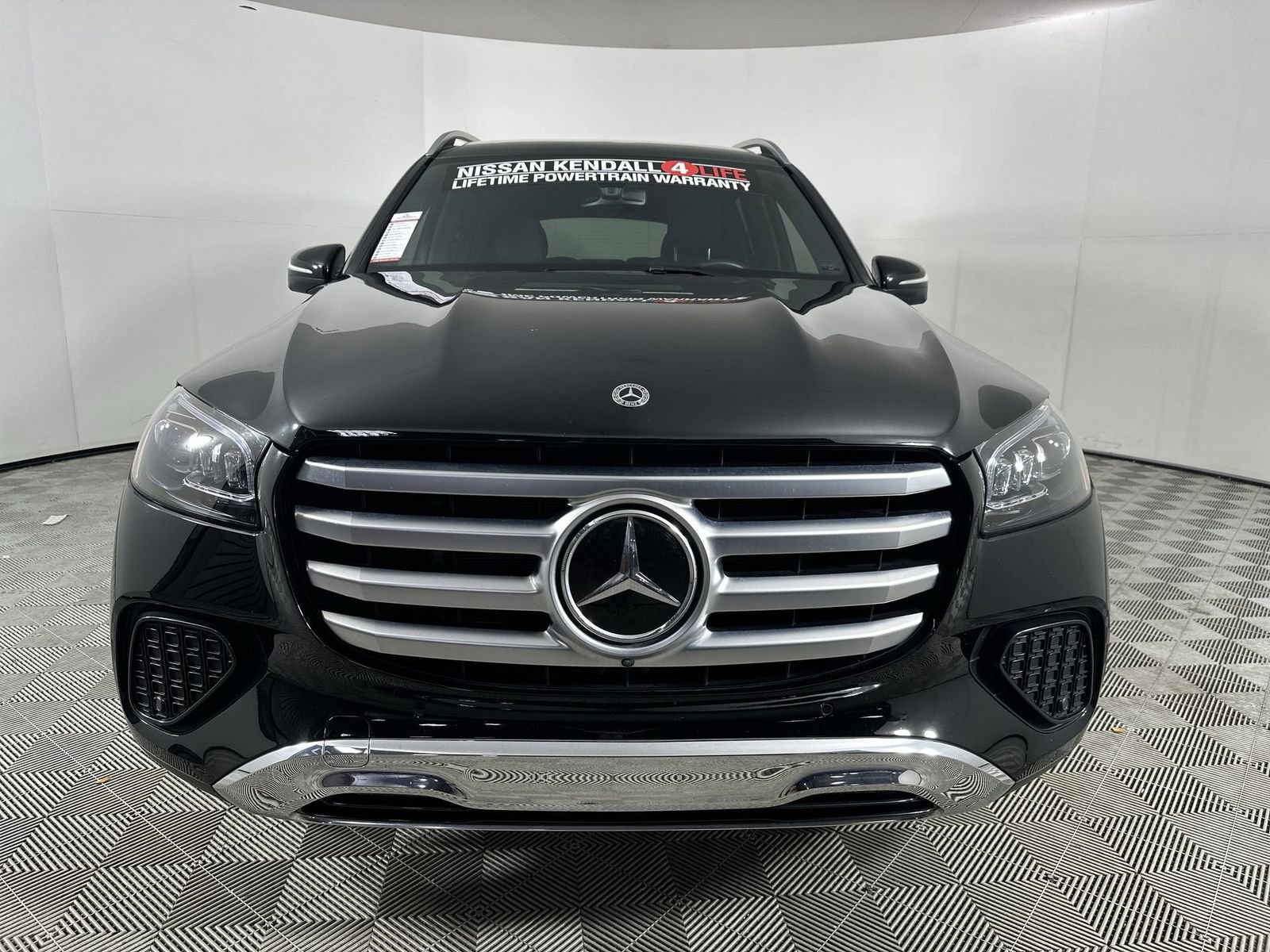 Used 2024 Mercedes-Benz GLS 450 4MATIC image 4