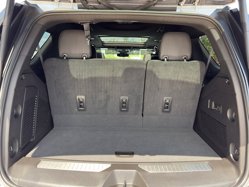 Used 2023 Chevrolet Tahoe RST w/ Luxury Package AWD/4WD image 23