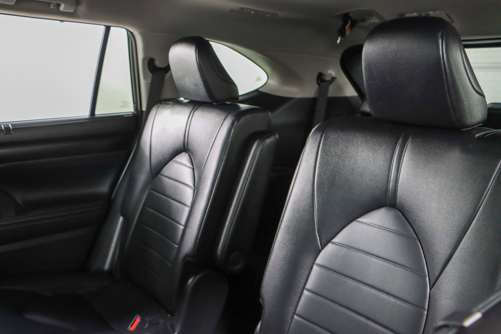 Used 2024 Toyota Highlander XLE image 26