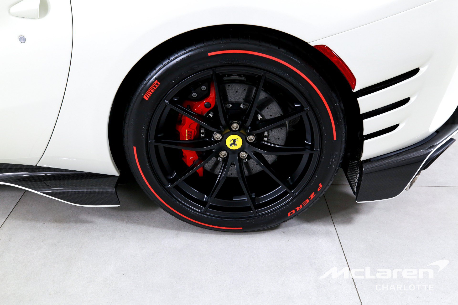 Used 2022 Ferrari 812 Competizione RWD image 32