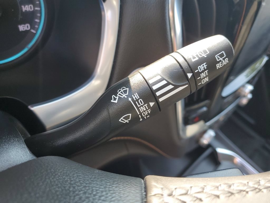 Used 2020 Chevrolet Traverse LT FWD image 15