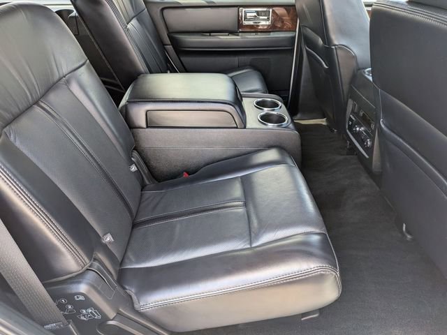 Used 2017 Lincoln Navigator Select AWD/4WD image 33