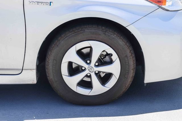 Used 2015 Toyota Prius Three w/ Preferred Accessory Package FWD image 10
