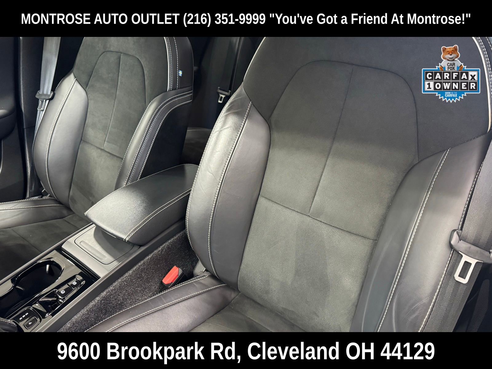 Used 2022 Volvo XC40 T5 R-Design w/ Climate Package image 32