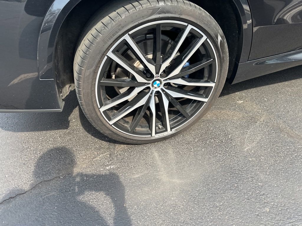 Used 2020 BMW X5 M50i w/ Executive Package image 10