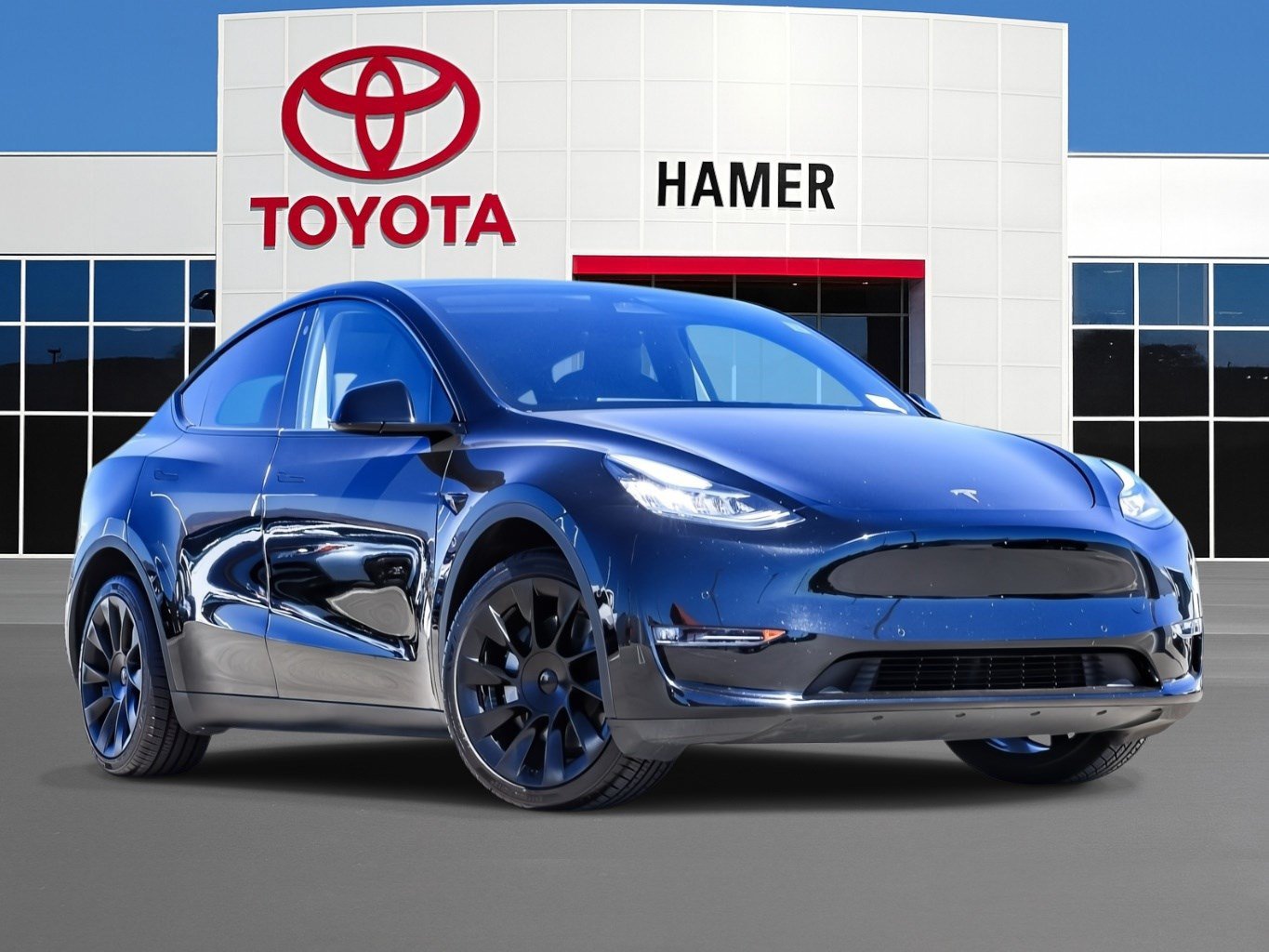 Used 2022 Tesla Model Y Long Range AWD/4WD image 1