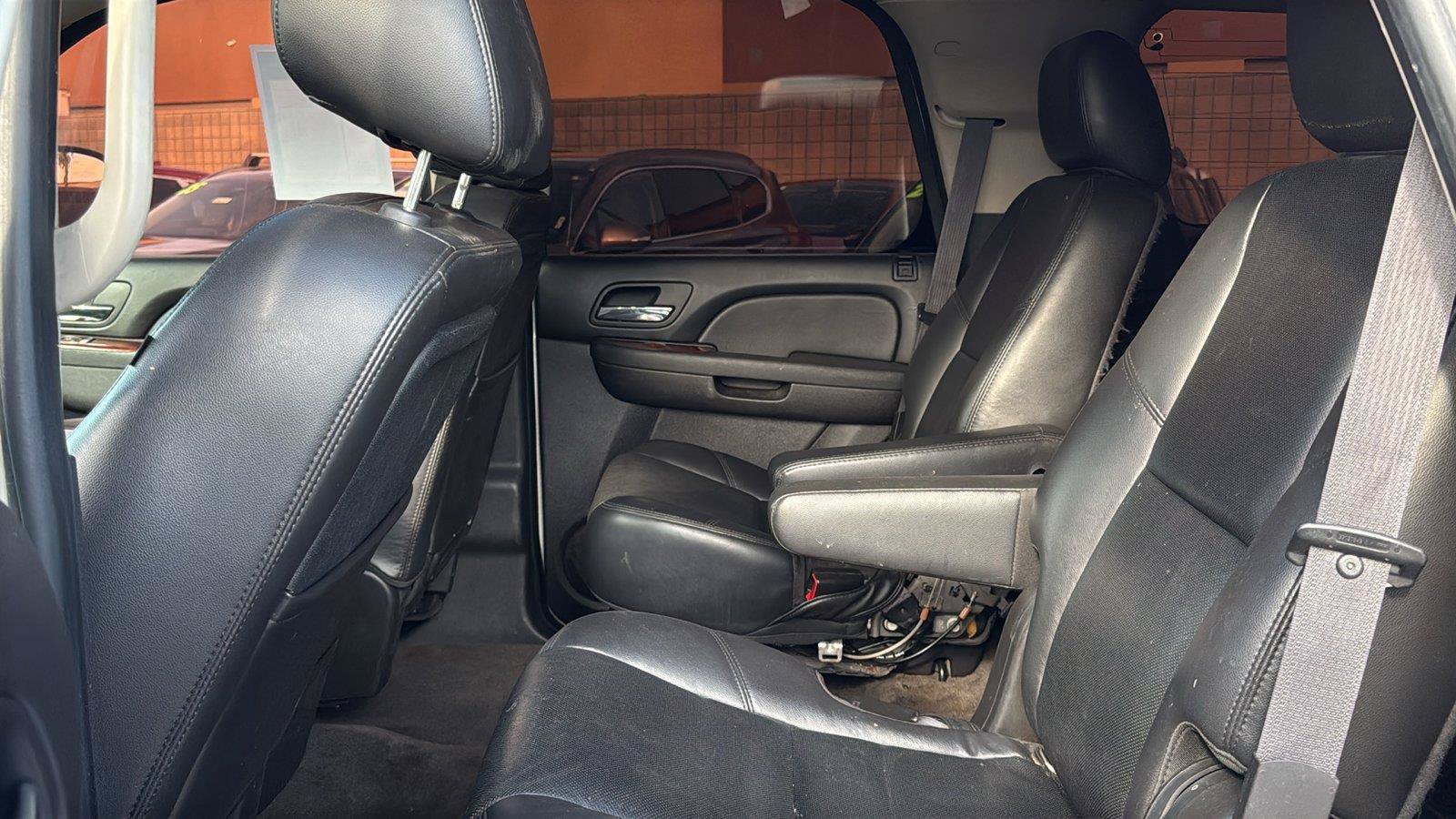 Used 2011 Chevrolet Tahoe LTZ RWD image 22