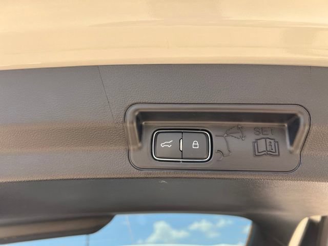 Used 2025 Ford Explorer ST RWD image 28