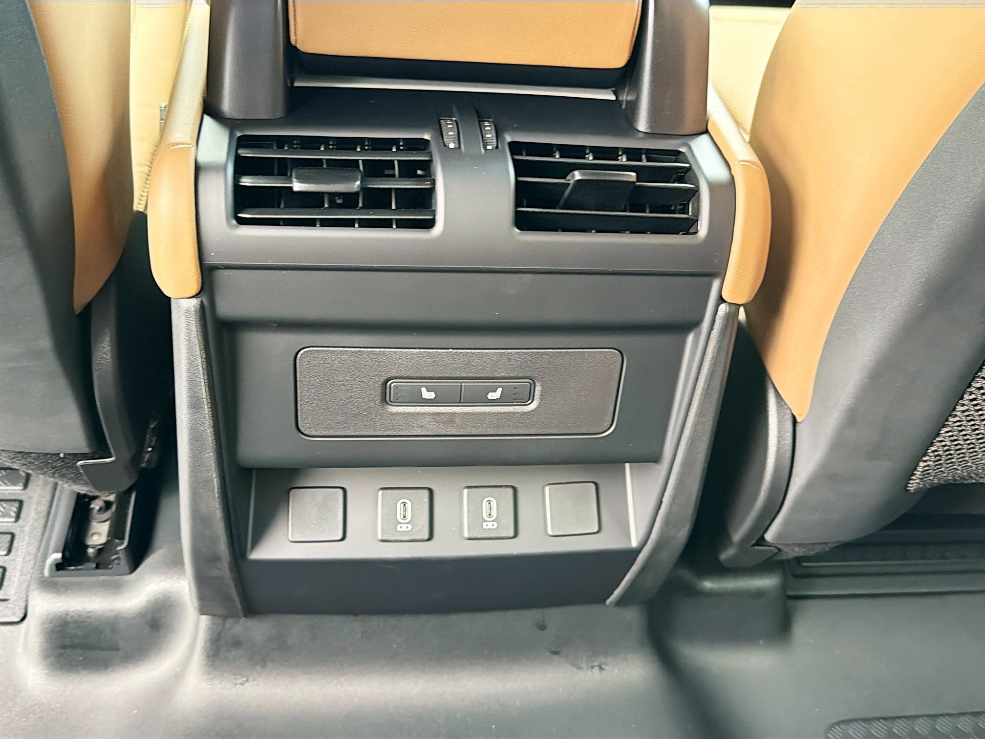 New 2026 Land Rover Defender 110 X-Dynamic SE AWD/4WD image 20