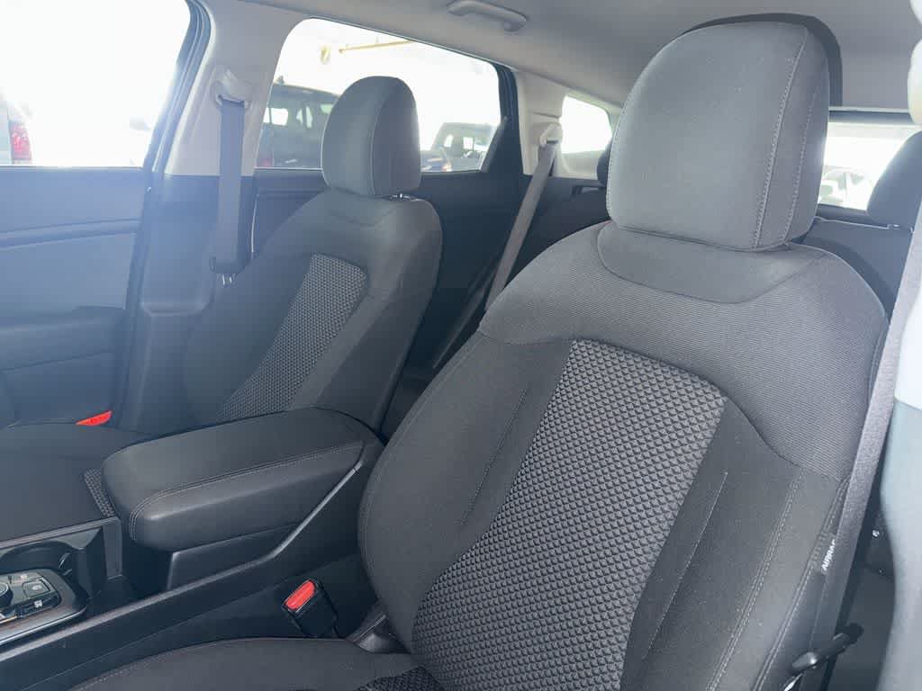 Used 2025 Kia Sportage LX AWD/4WD image 13