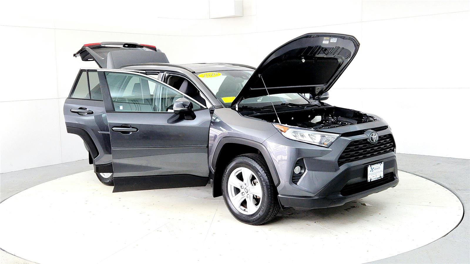 Used 2020 Toyota RAV4 XLE w/ Convenience Package image 12