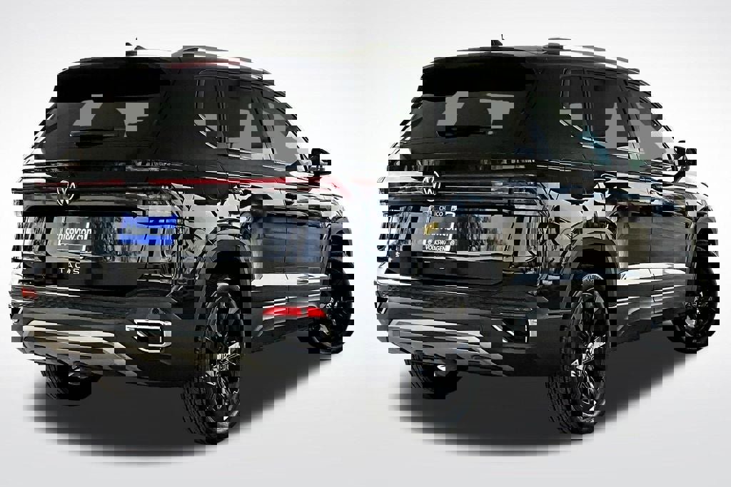 New 2025 Volkswagen Taos SE image 10