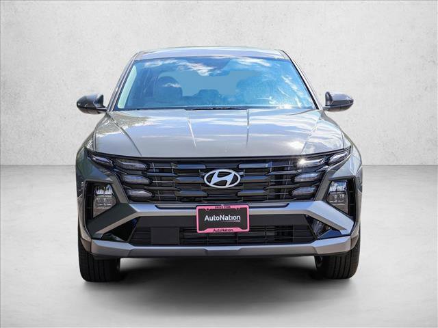 Used 2025 Hyundai Tucson SE image 2