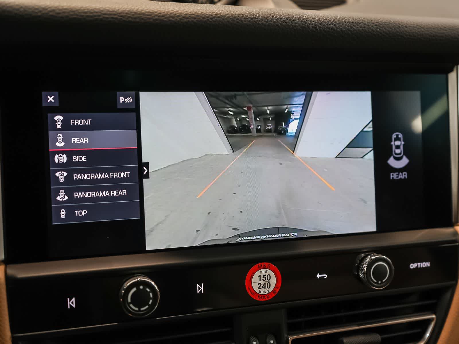 Certified 2024 Porsche Macan AWD/4WD image 28