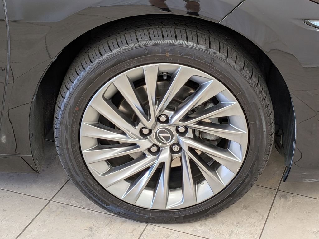 Used 2019 Lexus ES 350 w/ Accessory Package FWD image 12