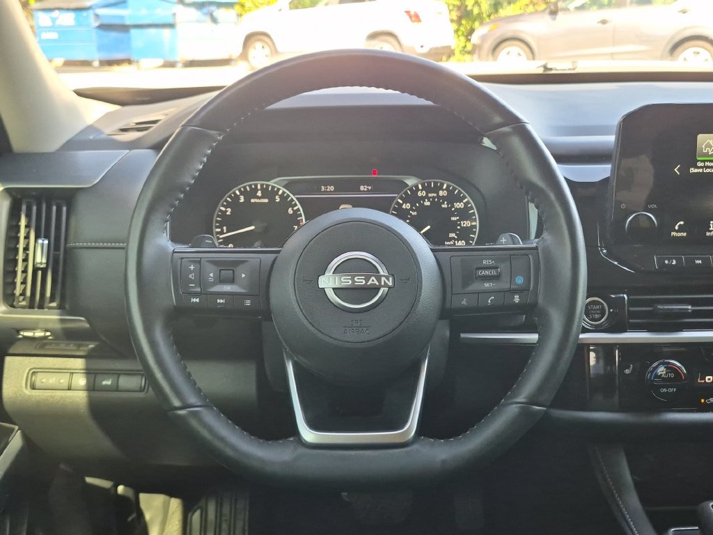 Used 2024 Nissan Pathfinder SL w/ Black Appearance Package FWD image 17
