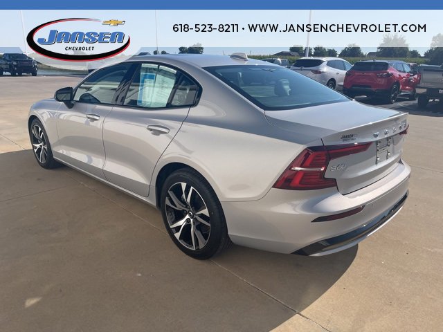 Used 2025 Volvo S60 B5 Core image 4