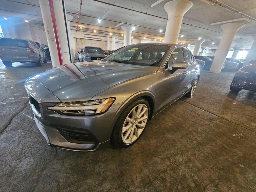 Used 2020 Volvo S60 T6 Momentum w/ Protection Package AWD/4WD image 1