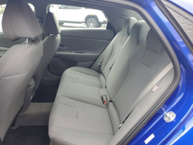 Used 2024 Hyundai Elantra SE image 16