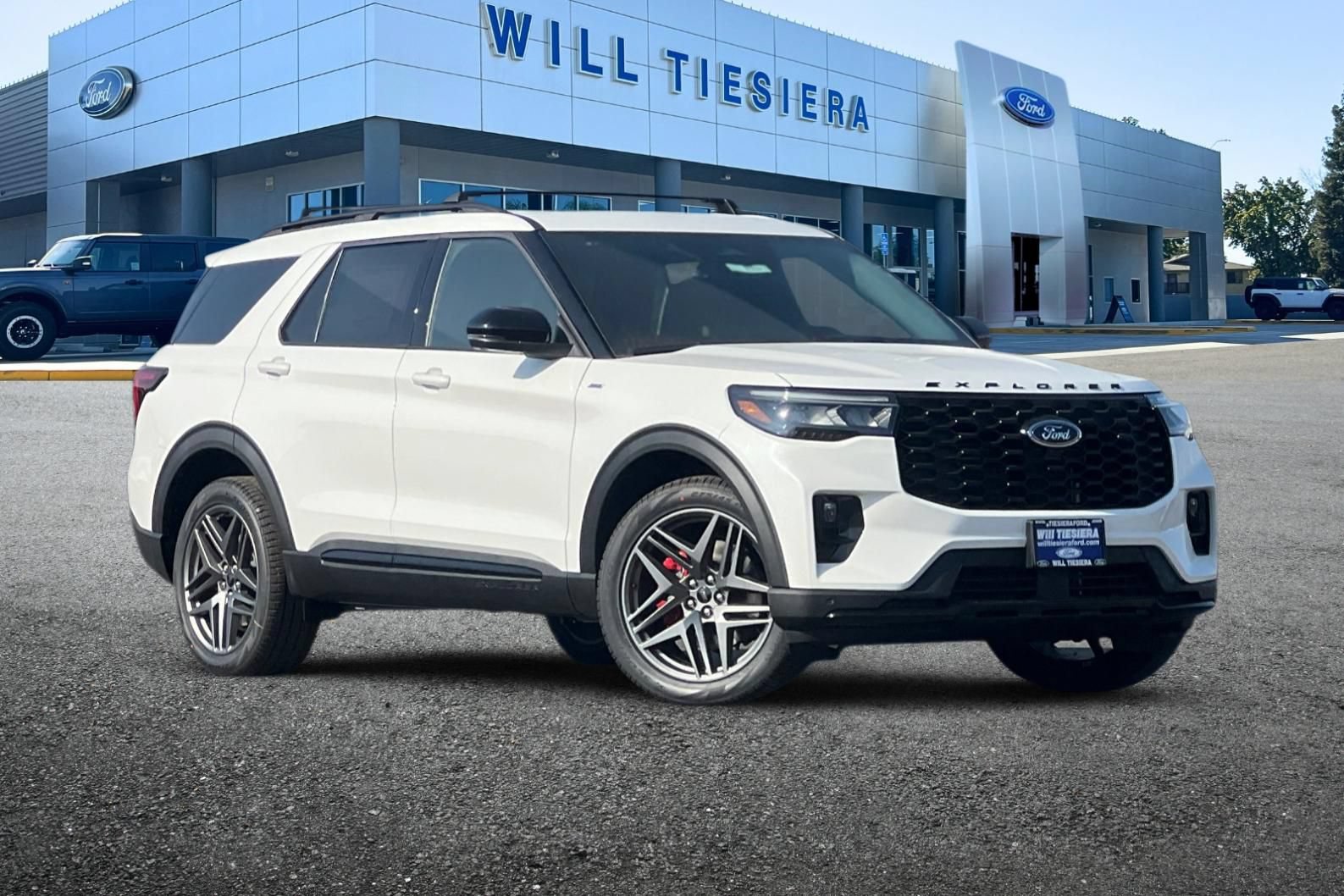 New 2026 Ford Explorer ST-Line w/ ST-Line Street Pack AWD/4WD image 2