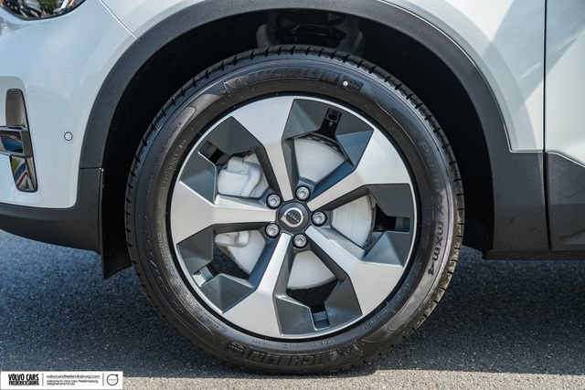 New 2026 Volvo XC40 B5 Plus w/ Climate Package AWD/4WD image 18